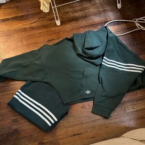 Adidas Neuclassic Green Sweatset (M pants, XL hoodie)